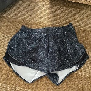 Lululemon hotty hot shorts size 8